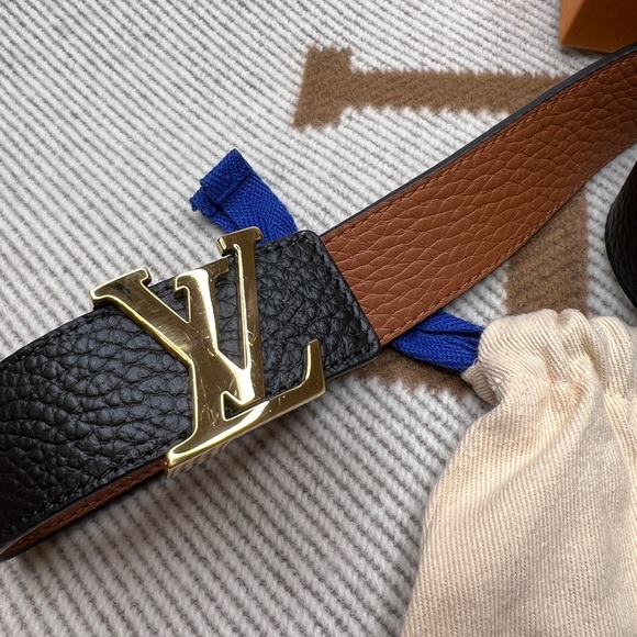 MINT Louis Vuitton LV Initial 30 mm 1.2” Reversible Women Belt Size 80 - Picture 8 of 12